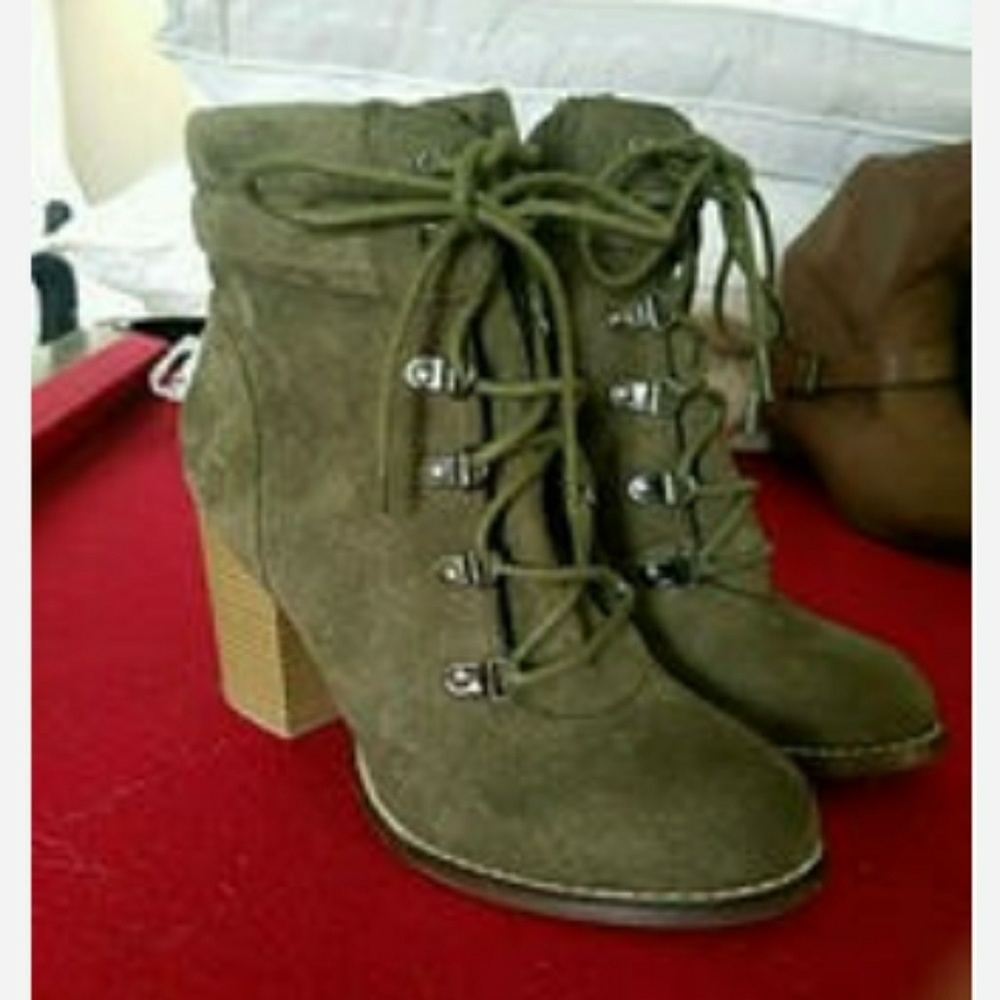 NWOT Olive Boots